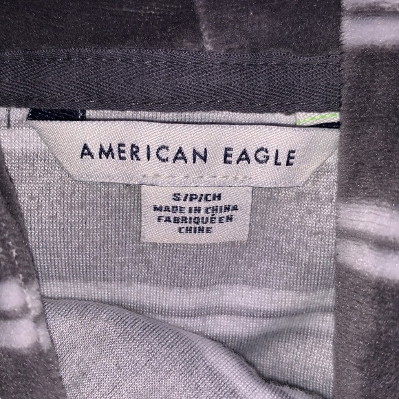 American Eagle Outfitters Cropped Sweatshirt - Picture 3 of 3